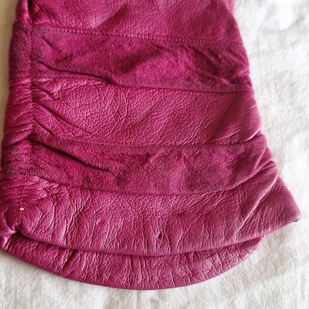 Vintage Magenta Leather Gloves